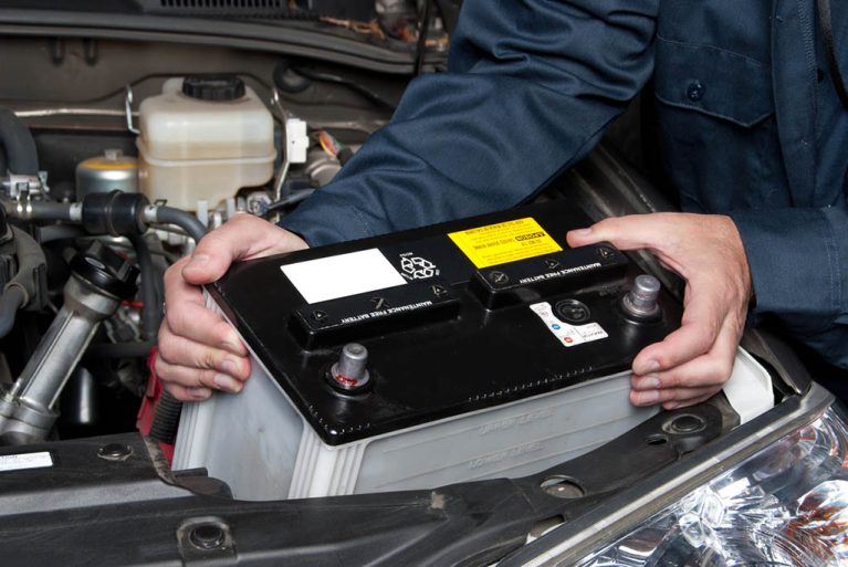 چرا باتری خودرو فرسوده می‌شود؟