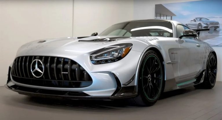 مرسدس بنز نقره ای 2022 AMG GT