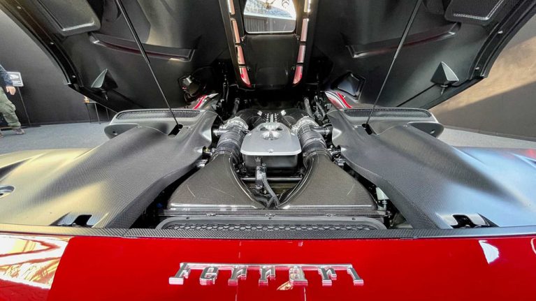 موتور V12 سوپر اسپرت فراری دیتونا sp3