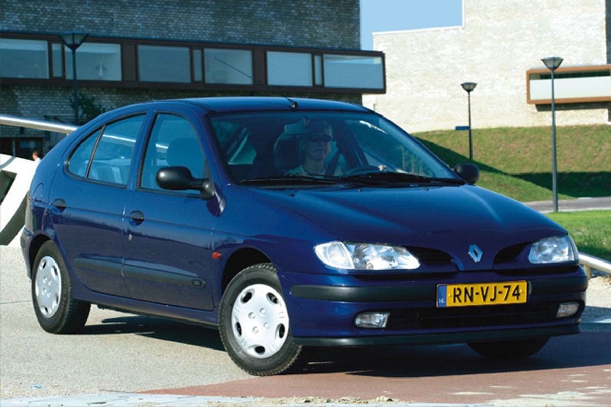 Меган 98 год. Рено Меган 1999 хэтчбек. Рено Меган 1 поколения. Renault Megane 1 хэтчбек. Рено Меган 1 хэтчбек 1996.