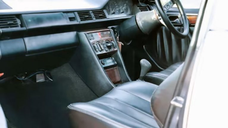مرسدس بنز E300