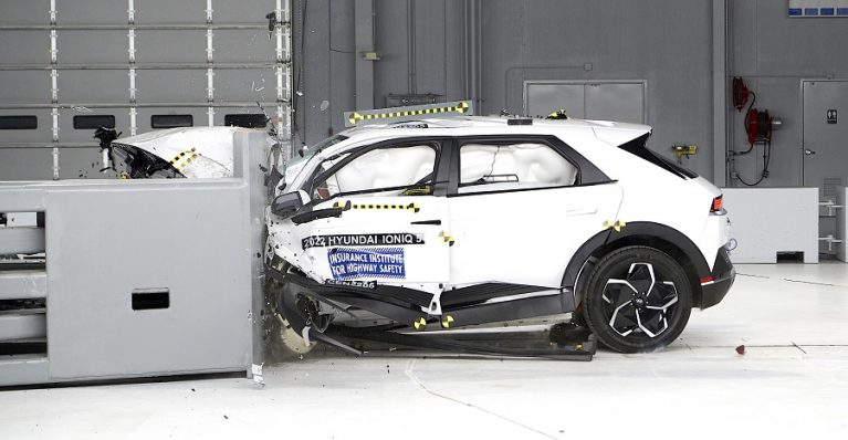 نخستین مرکز تست تصادف خودروی کشور اوایل سال آینده به بهره برداری میرسد