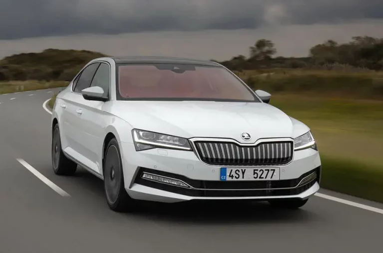 Skoda Superb iV SE Technology