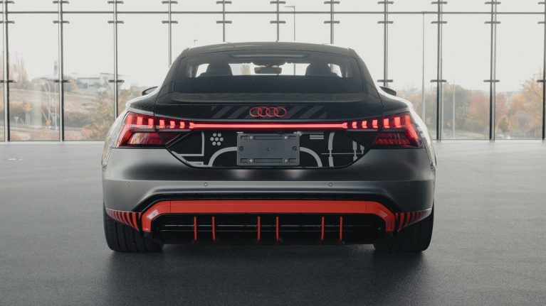 آئودی RS eTron GT نمای عقب