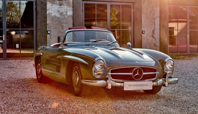 نمای جلوی مرسدس بنز 300SL