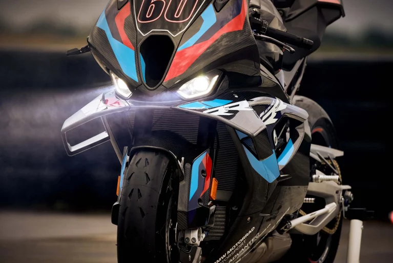 بی ام و M1000RR مدل 2023