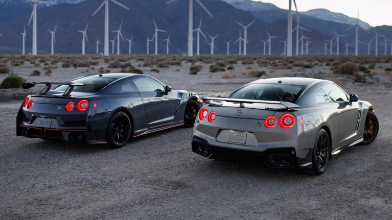 نیسان GT-R نمای پشت