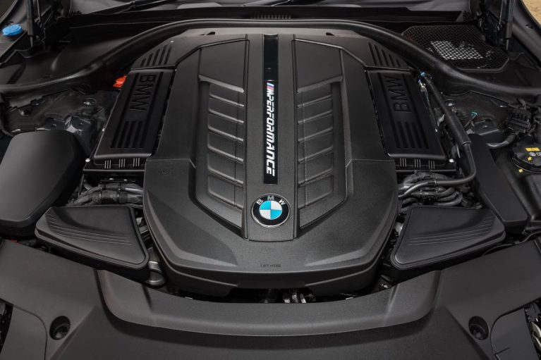 بی ام و M760i دوازده سیلندر