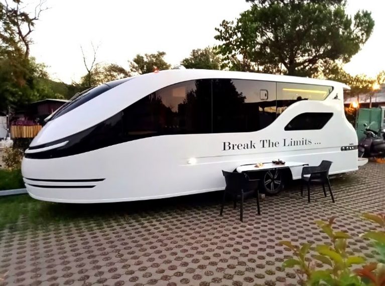 کاروان آبی-خاکی Sealvans