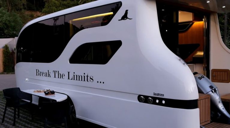 کاروان آبی-خاکی Sealvans