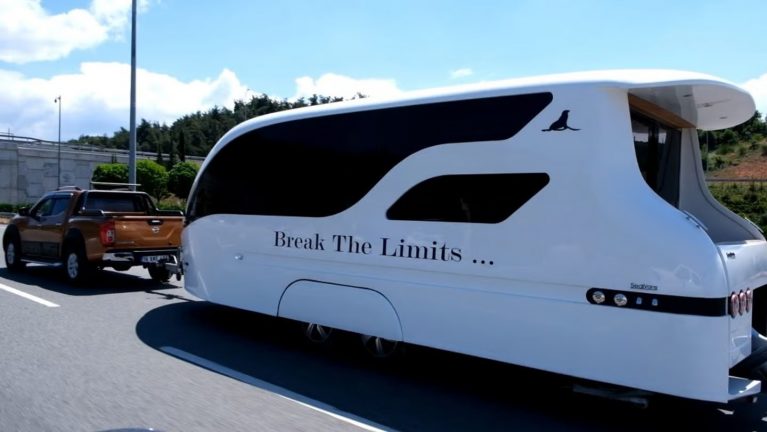 کاروان آبی-خاکی Sealvans