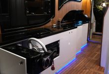 کاروان آبی-خاکی Sealvans