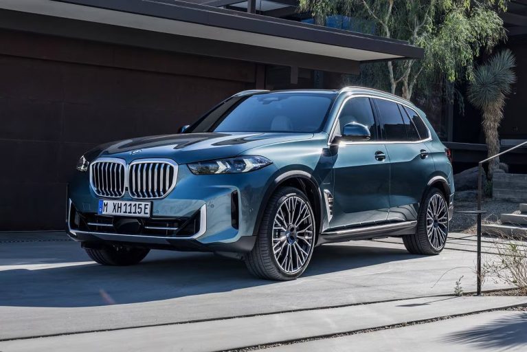 نمای جلوی بی ام و X5 xDrive50e