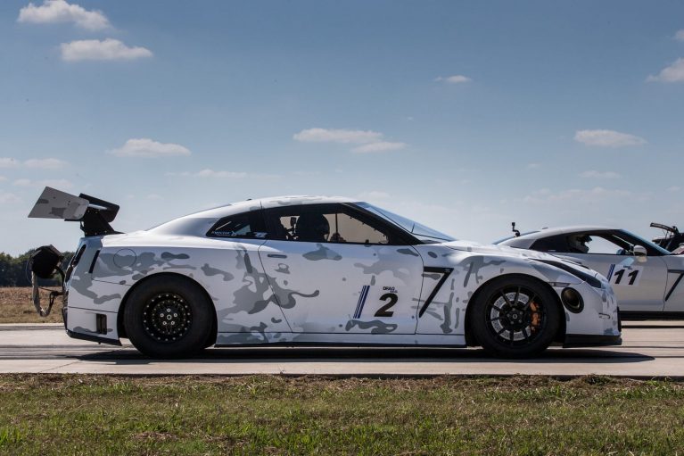 نیسان GT-R شرکت T1