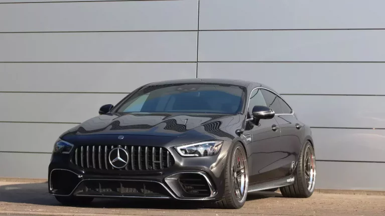 نمای جلوی مرسدس AMG GT چهار درب ماریانی
