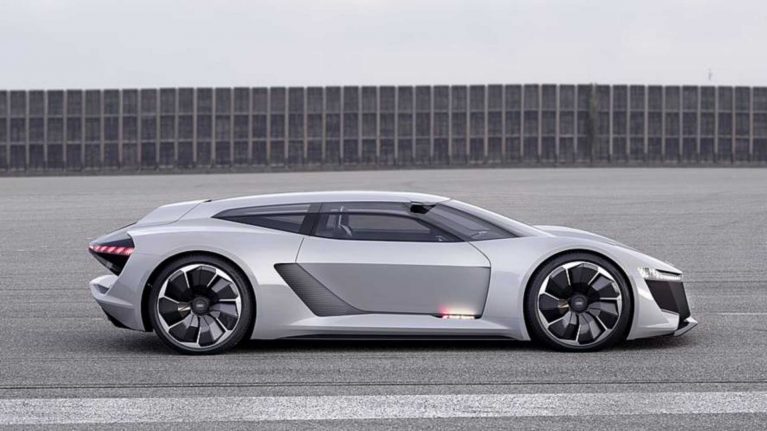 نمای جانبی آئودی PB18 e-tron