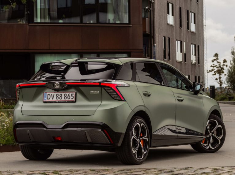 ام جی 4 برقی MG4 EV نمای پشت