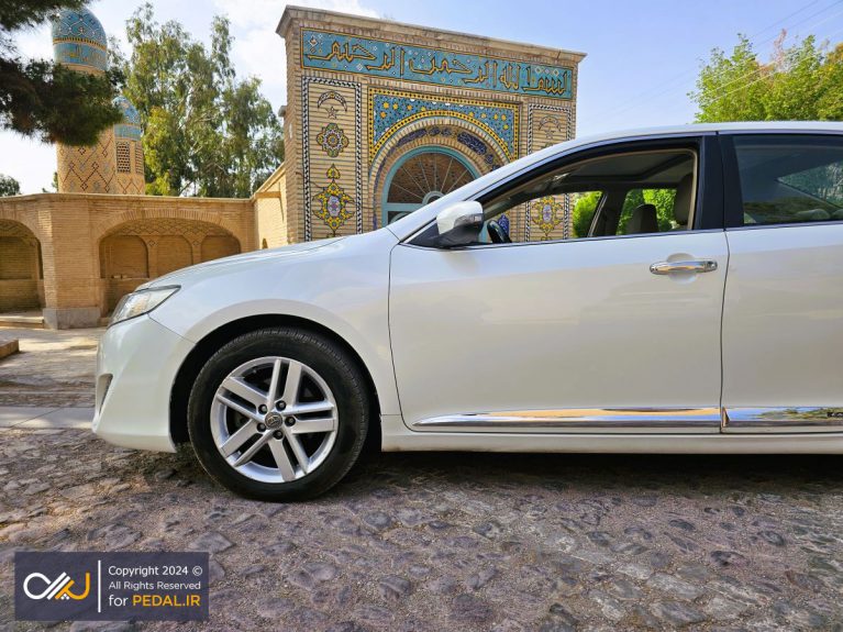 رانندگی با تویوتا کمری ۲۰۱۴