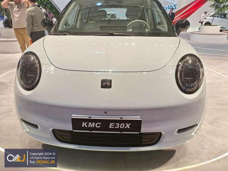 کی ام سی E30X