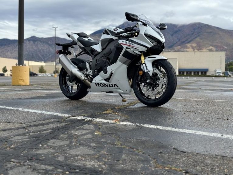 هوندا CBR1000RR مدل 2025
