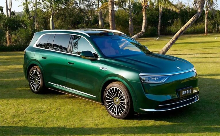 آیتو M8 EREV؛ شاسیبلند هیبریدی هواوی با برد 1,526 کیلومتر