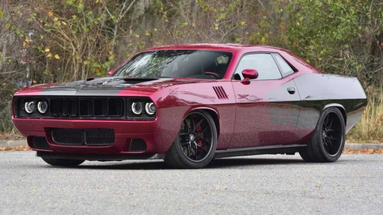 تبدیل دوج چلنجر هلکت به پلیموت باراکودا 1971!