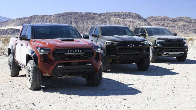 نبرد پیکاپهای آفرود، فورد رنجر رپتور، شورلت کلرادو ZR2 و تویوتا تاکوما TRD Pro