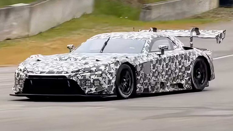 آزمایش جانشین لکسوس LFA در پیست لاگونا سکا و صدایی فوق‌العاده!