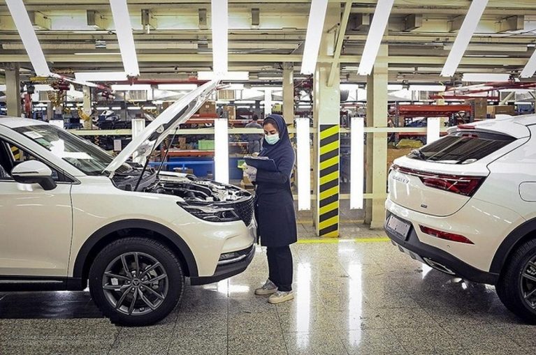 اعمال نرخ 68 هزار تومانی دلار در سامانه گمرک؛ سیگنال جدید گرانی به بازار خودرو