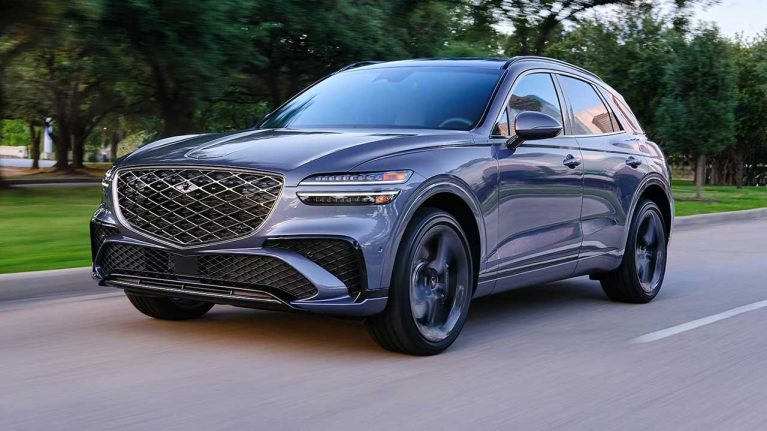 پشت فرمان جنسیس GV60 مدل 2026، پیشرفته‌تر و راحت‌تر از قبل