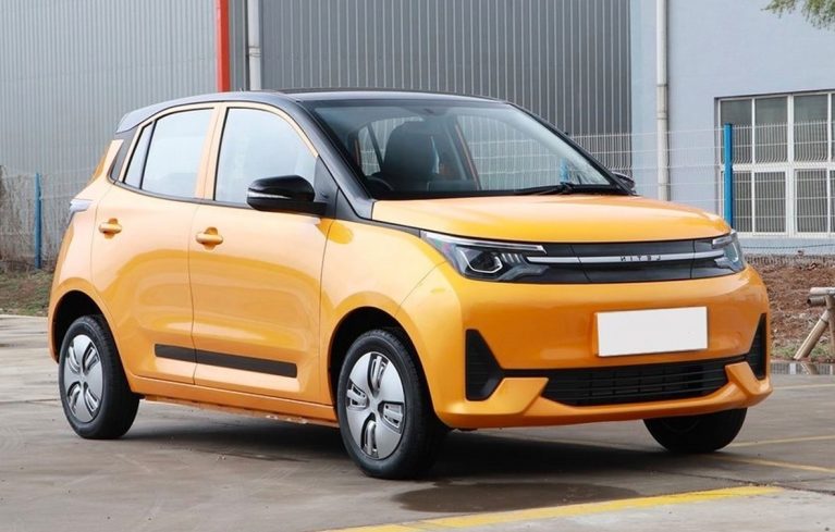 لتین منگو در ایران؛ مشخصات و قیمت هاچبک برقی وارداتی نبکا