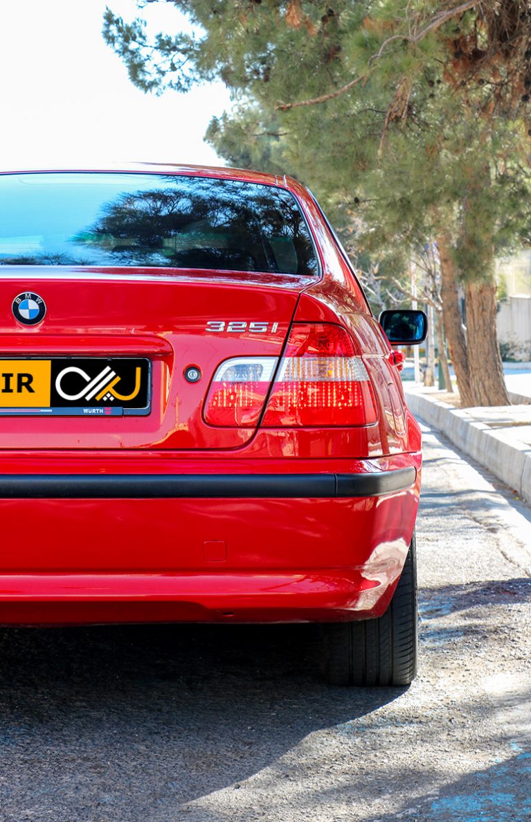 بی ام و E46 سدان