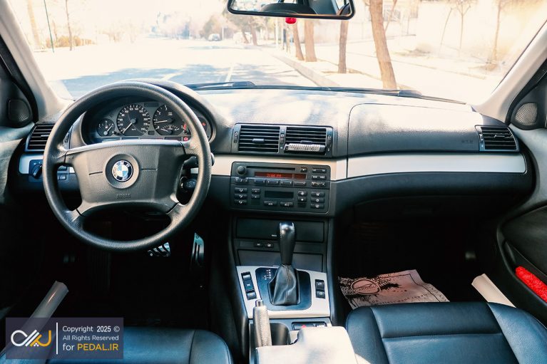 داخل کابین بی ام و E46 سدان