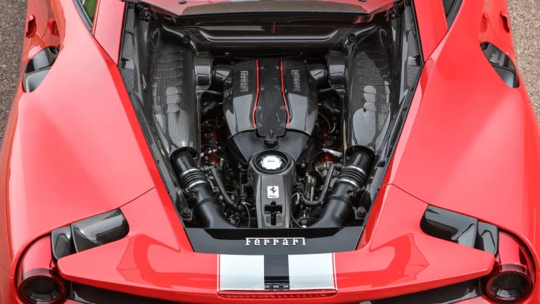 موتور v8 فراری