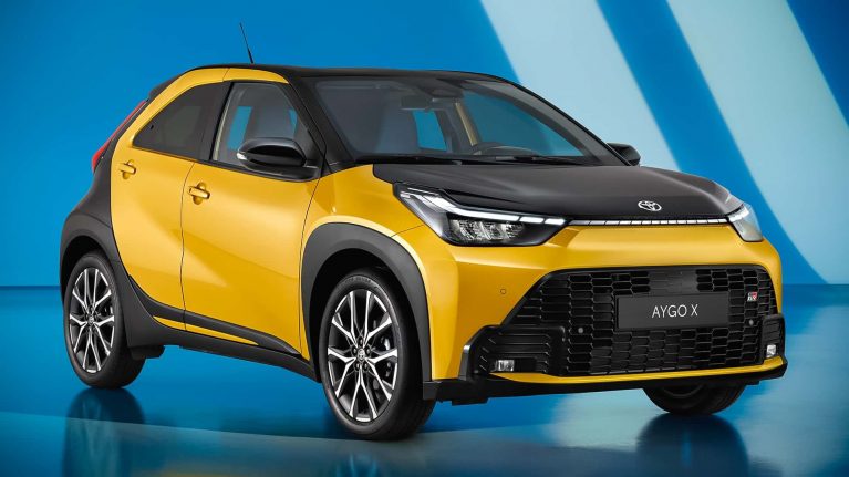 معرفی تویوتا آیگو X مدل 2025 با نسخه GR اسپرت و پیشرانه هیبرید