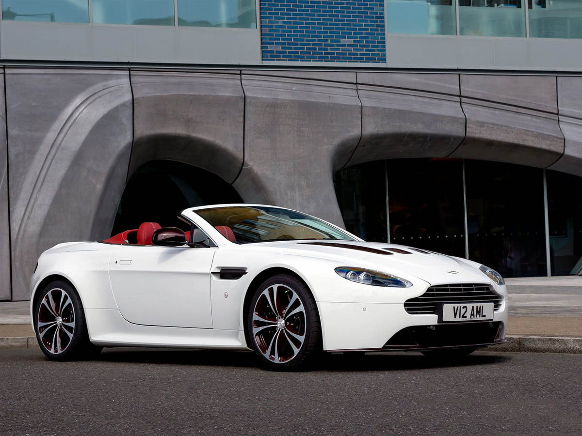 Aston Martin V12 Vantage Roadster 2013