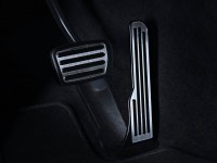 Cadillac-CTS-2014-pedal