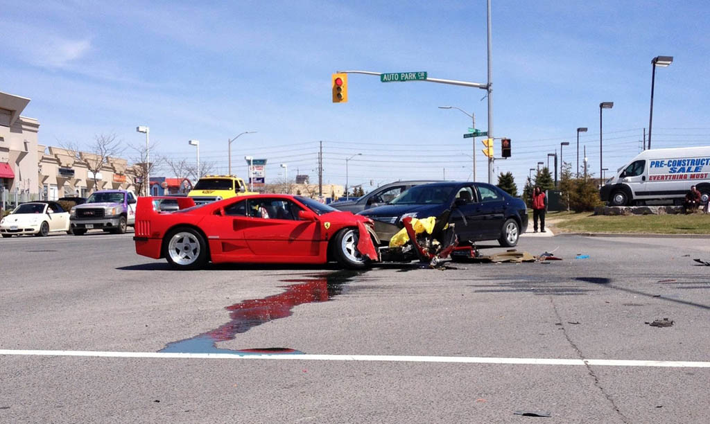Ferrari F40 Crashed