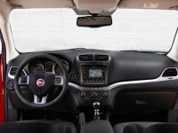 2014 Fiat Freemont Cross Interior