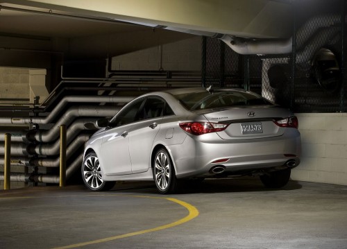 Hyundai-Sonata_2012_rear