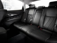 Infiniti-Q70-2015-rear-seats