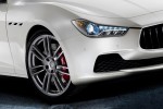 Maserati_Ghibli_2014_headlight