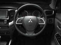 Mitsubishi Triton L200 Interior