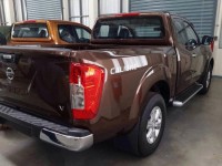 Nissan-Navara-rear