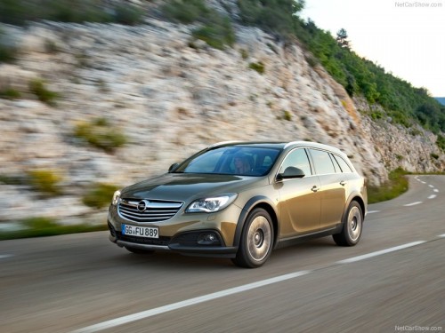 Opel-Insignia_Country_Tourer_2014_800x600_wallpaper_03