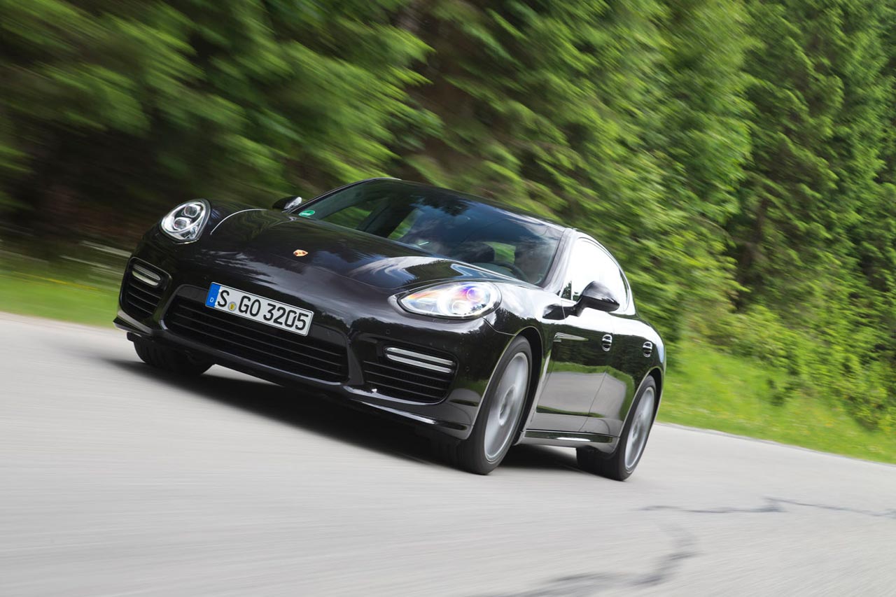 Porsche_panamera_turbo-2013