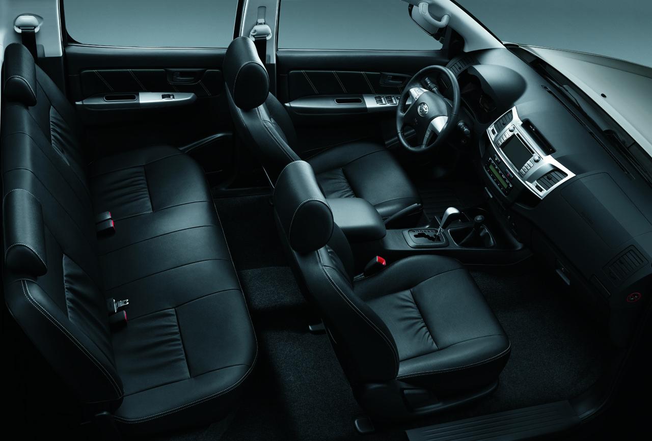 Toyota Hilux Invincible interior