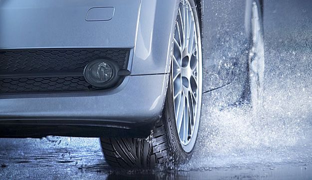 Aquaplaning-Hydroplaning