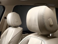 bmw-concept-x5-edrive-headrest-badge