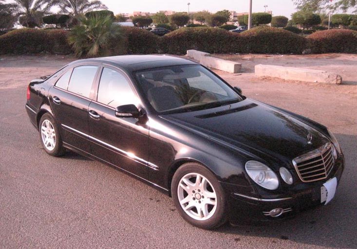 Mercedes-Benz E200